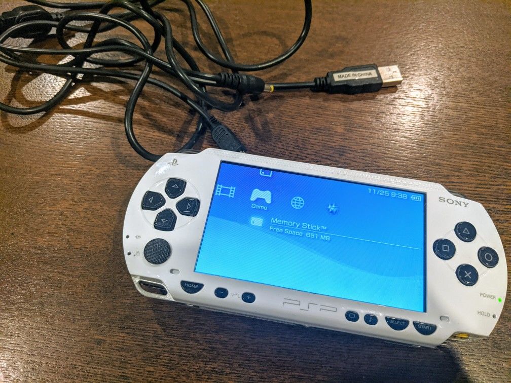 Modded Unlocked Genuine White PSP 32GB