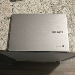 Samsung Chromebook 4-11.6” Intel Celeron Processor  N400 4 GB Ram 32 Gb eMMC