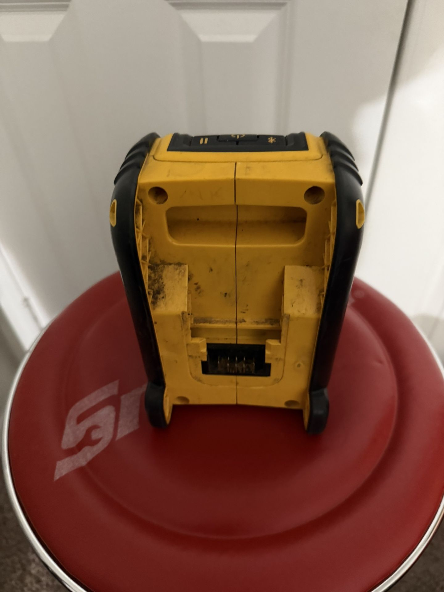 DEWALT SPEAKER 🔈 VERY GOOD CONDITION