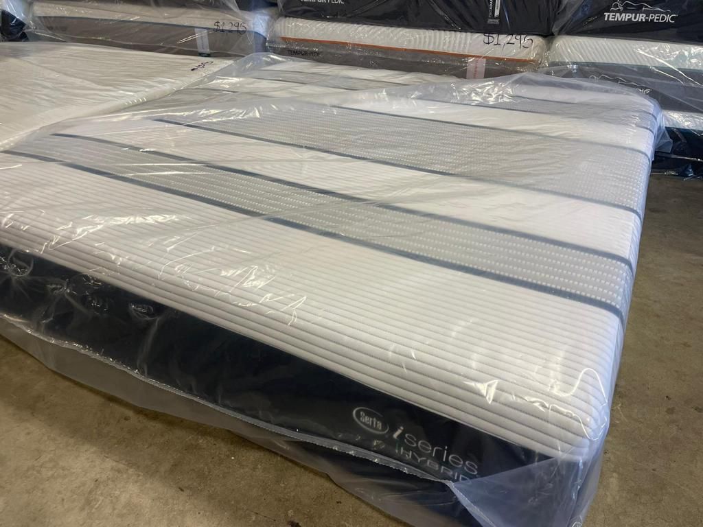 King Mattress Serta iSeries Hybrid 3000 for Sale in Houston, TX OfferUp