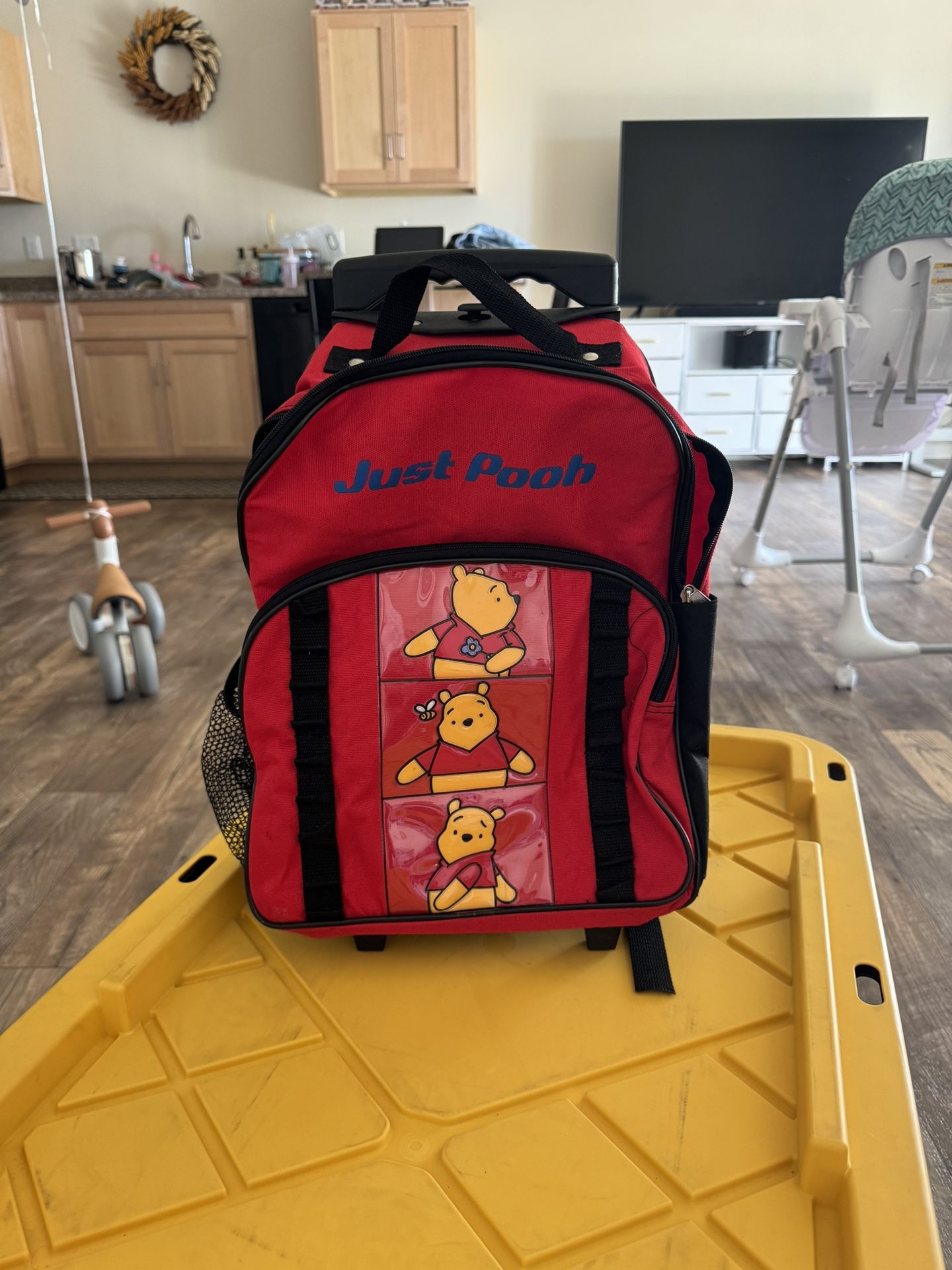 Winnie The Pooh Backpack/roller