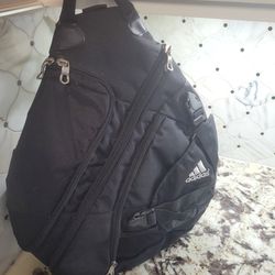 udstilling pessimist hvidløg Adidas Basketball Backpack Bag for Sale in Fresno, CA - OfferUp