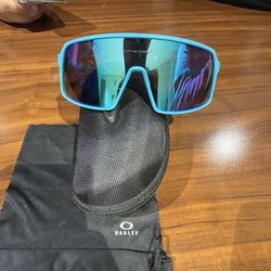 Oakley Sunglasses Sapphire Prizm Standard Fit