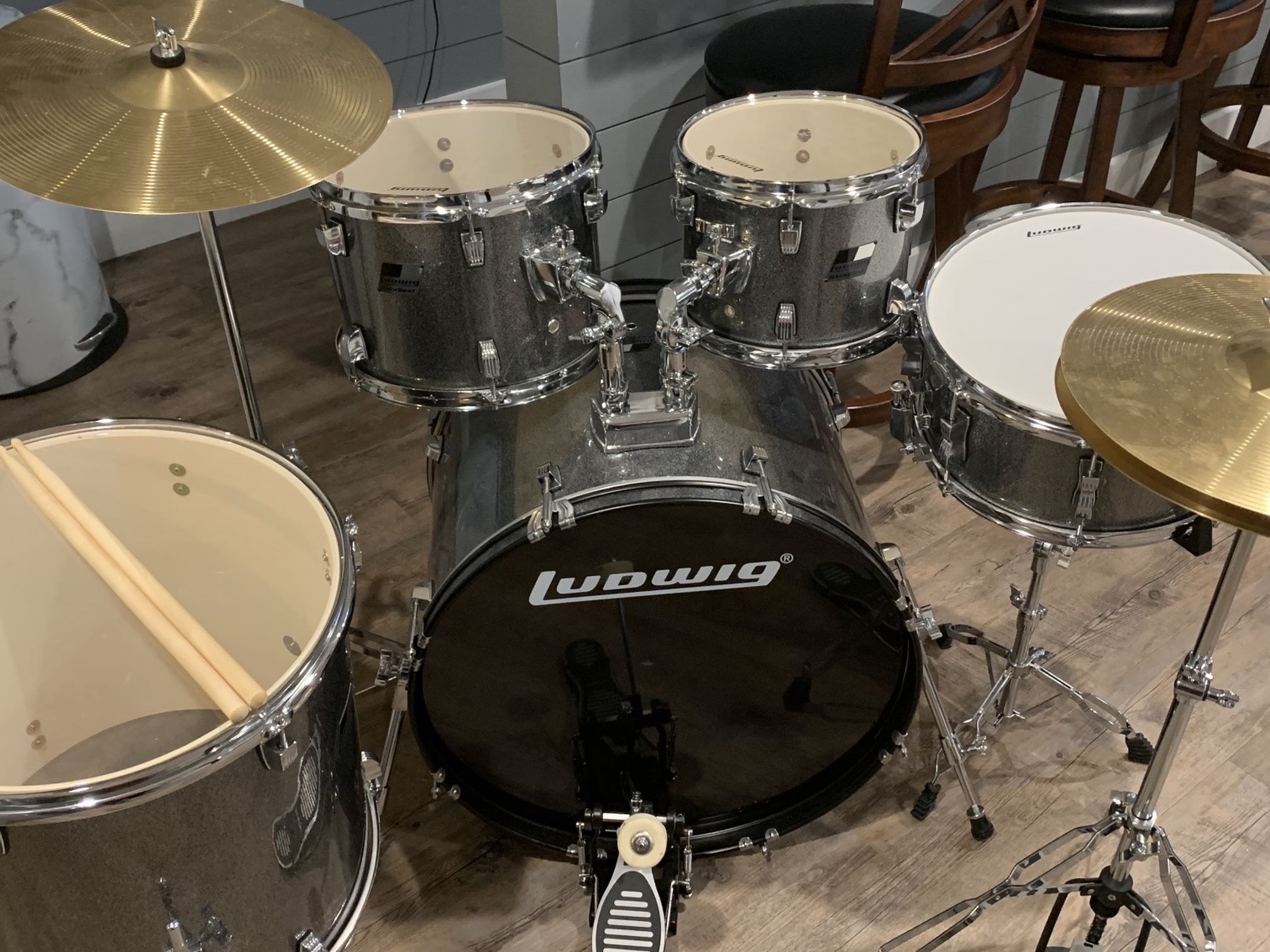 Ludwig Full Silver Drum Set