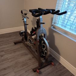 Exercise Bike/Bicicleta De Ejercisio