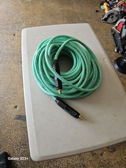 Air hose heavy Duty 100 ft new