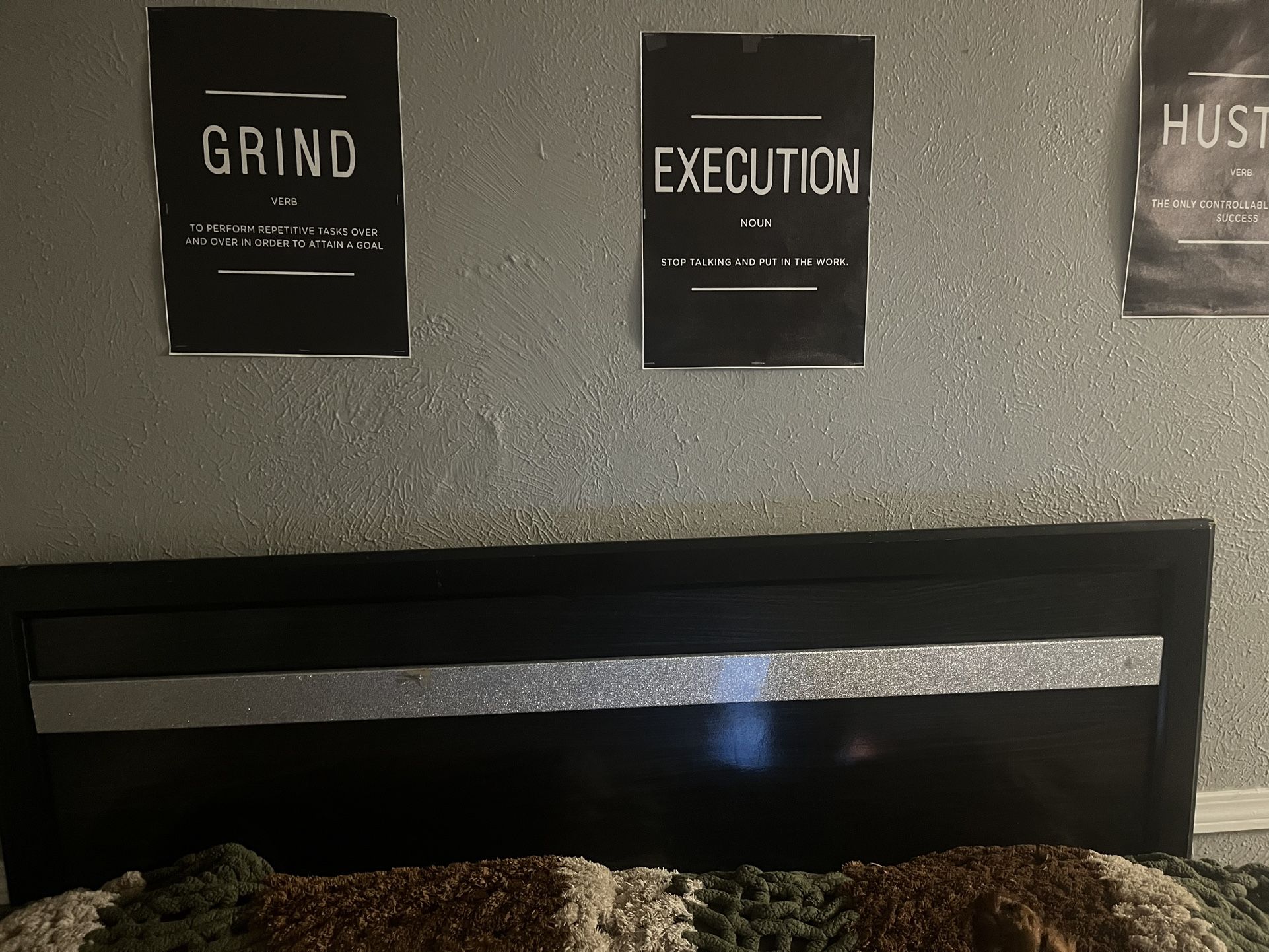 Queen Bed with Storage Drawers – Black & Silver, Includes Mattres