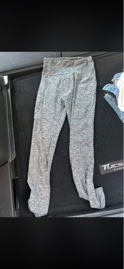 Gray Heathered High-Waist Leggings with Pockets