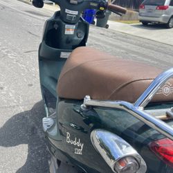 Scooter 🛵 motorbike Buddy 