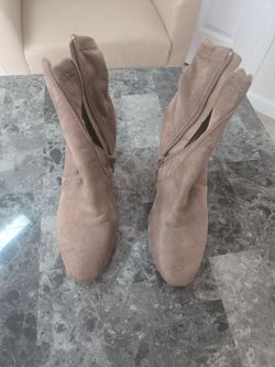 Boots size 7