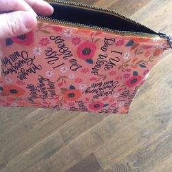 Zipper pouch