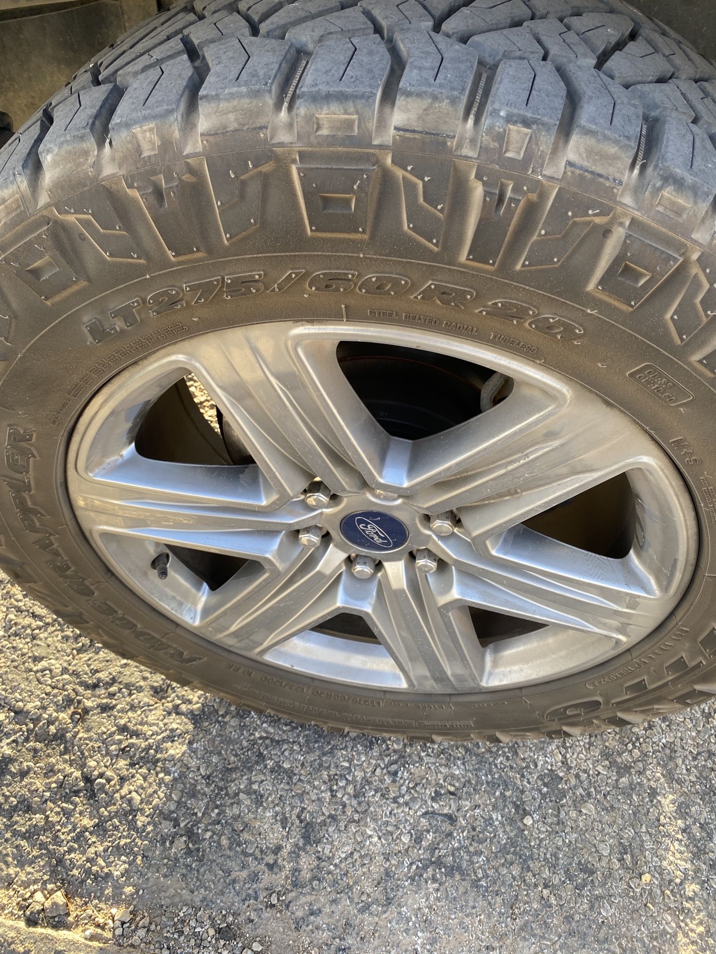275/60/20 Nitto Ridge Grapplers