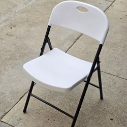 White Folding Chairs with Enhanced Iron Frame, Stackable for Outside, Indoor, Party, Wedding, Meeting Room, Patio