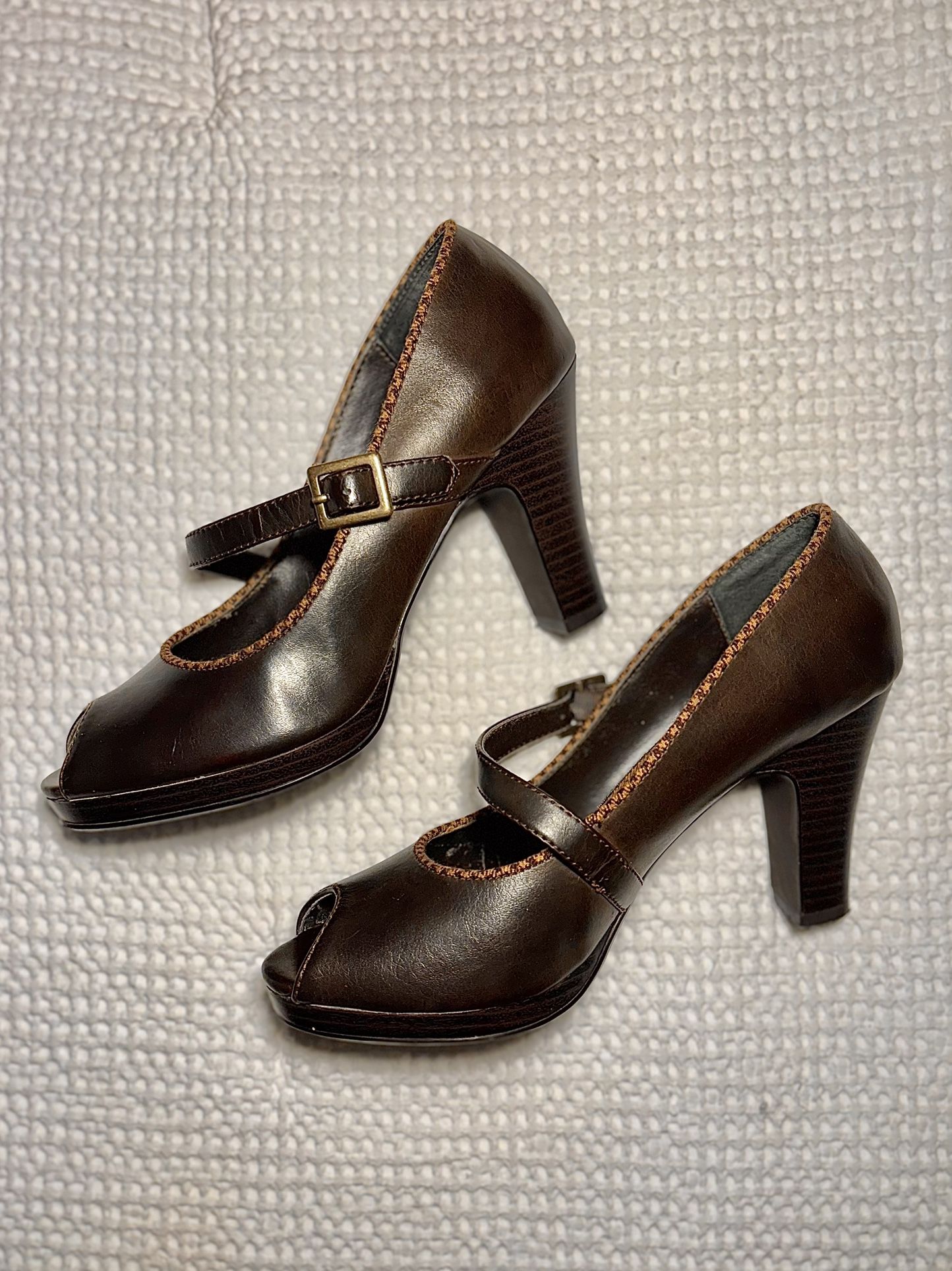 Mary Jane Brown Mudd Heels With Buckle Size 7 W