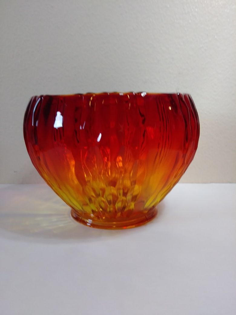 Antique Vintage amberina glass bowl