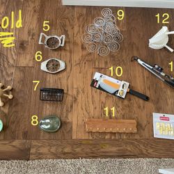 Spatula, kitchen tongs, holders: sponge, avocado, corn, cupcake stand, apple cutters, slicers, key hanger, massager head scratcher, kitchen tools hous