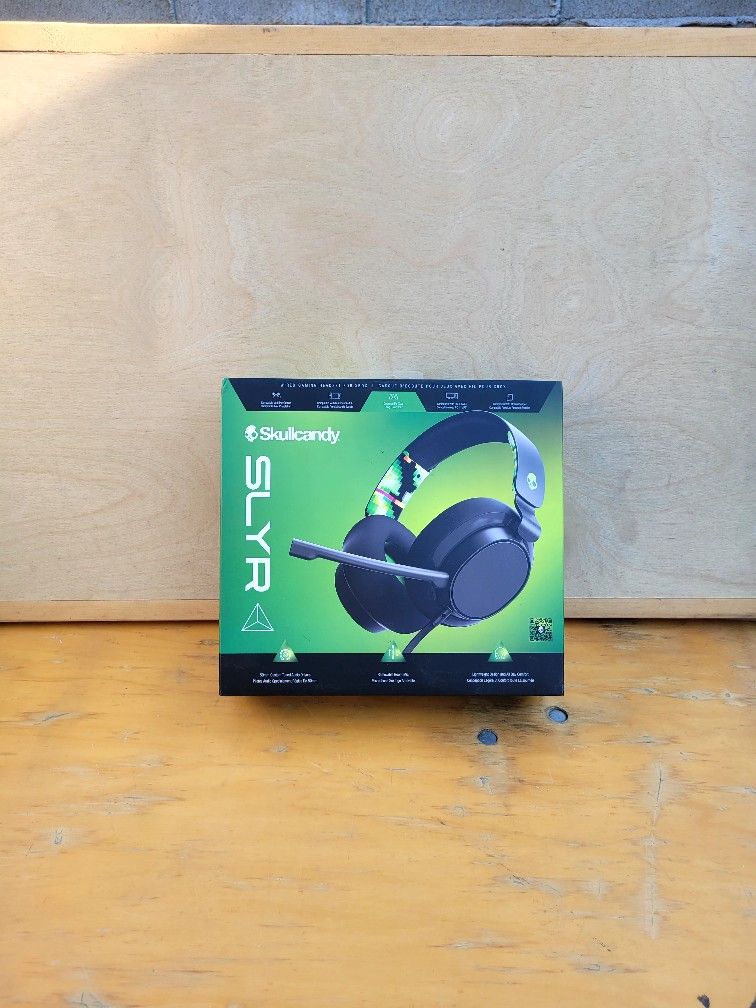 SkullCandy SLYR Wired Cable Headphones