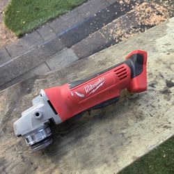Milwaukee M12 Cordless Multi Tool