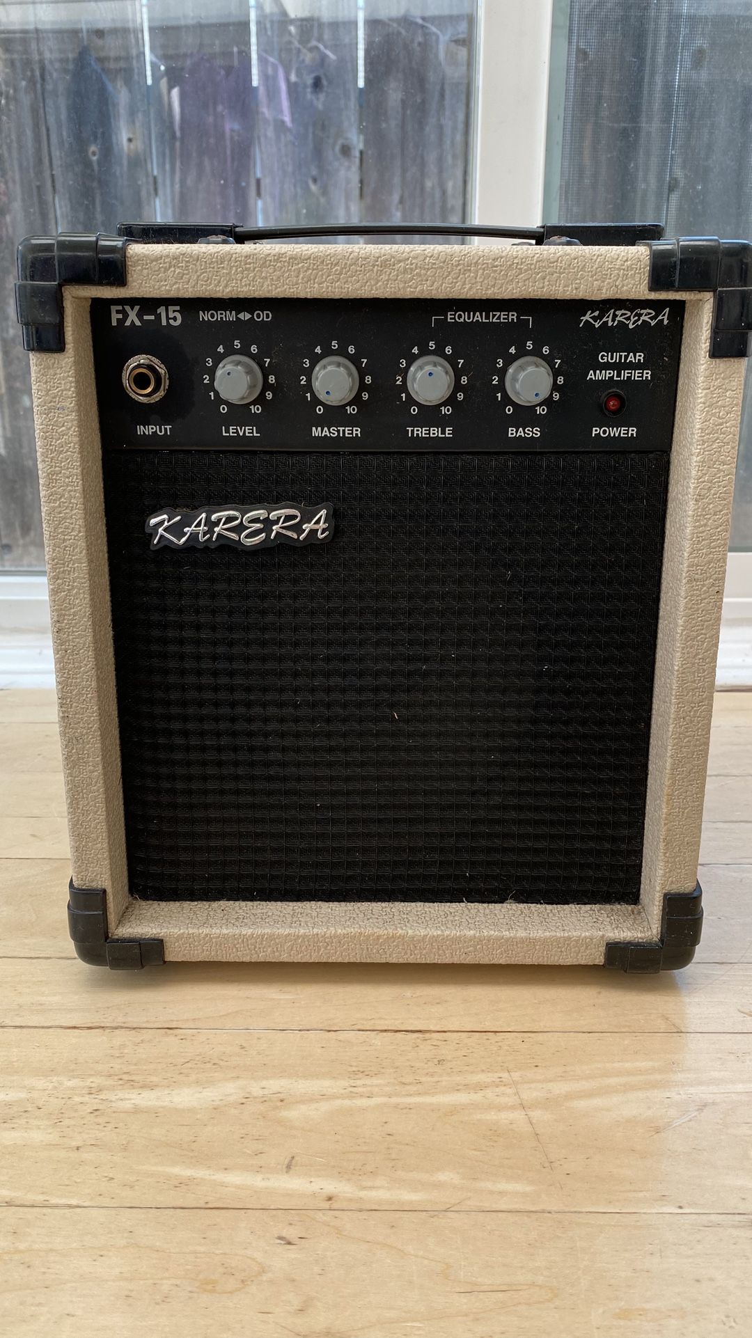 KARERA FX-15 Guitar Amplifier Small & Powerful Top Condition