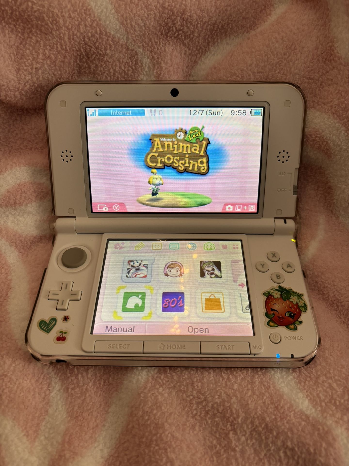 Nintendo 3DS XL Animal Crossing Edition