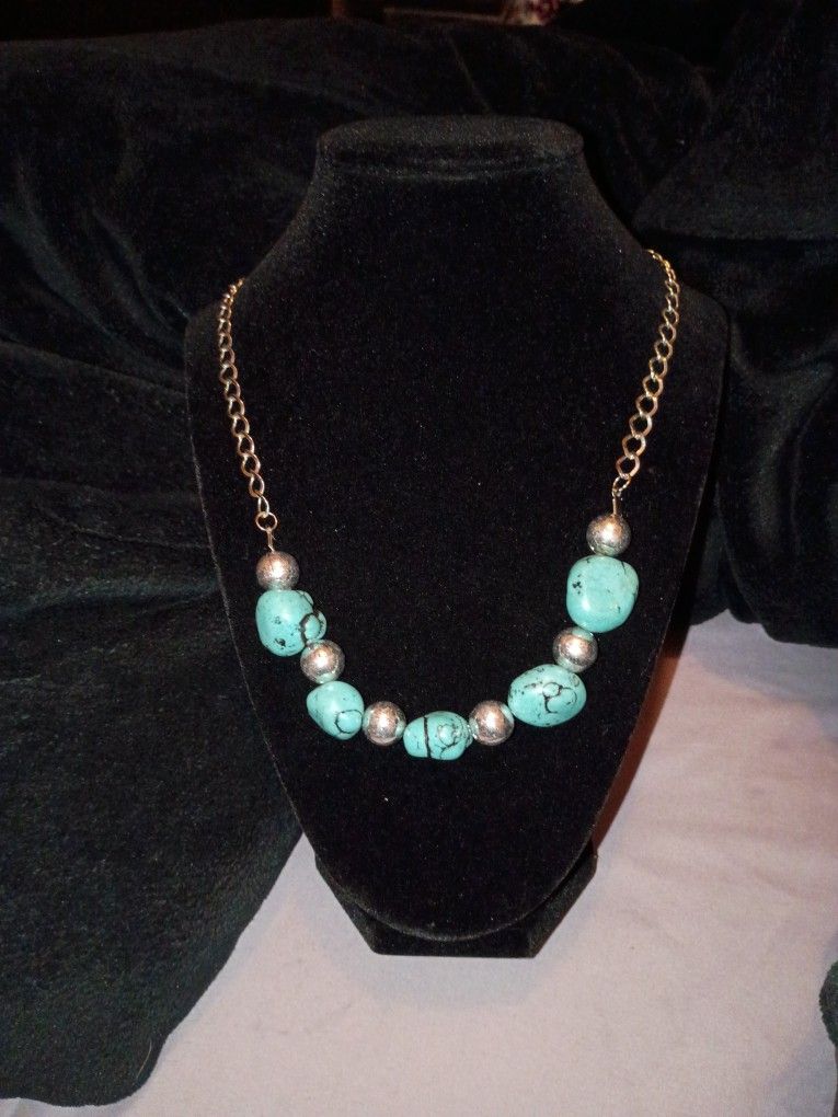 Faux Turquoise And Silver tone Necklace 