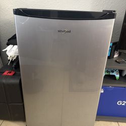 Whirlpool Mini Fridge 
