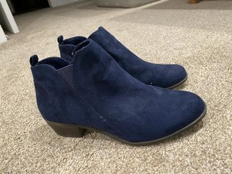 Women’s Size 6.5 Blue Suede Booties $10
