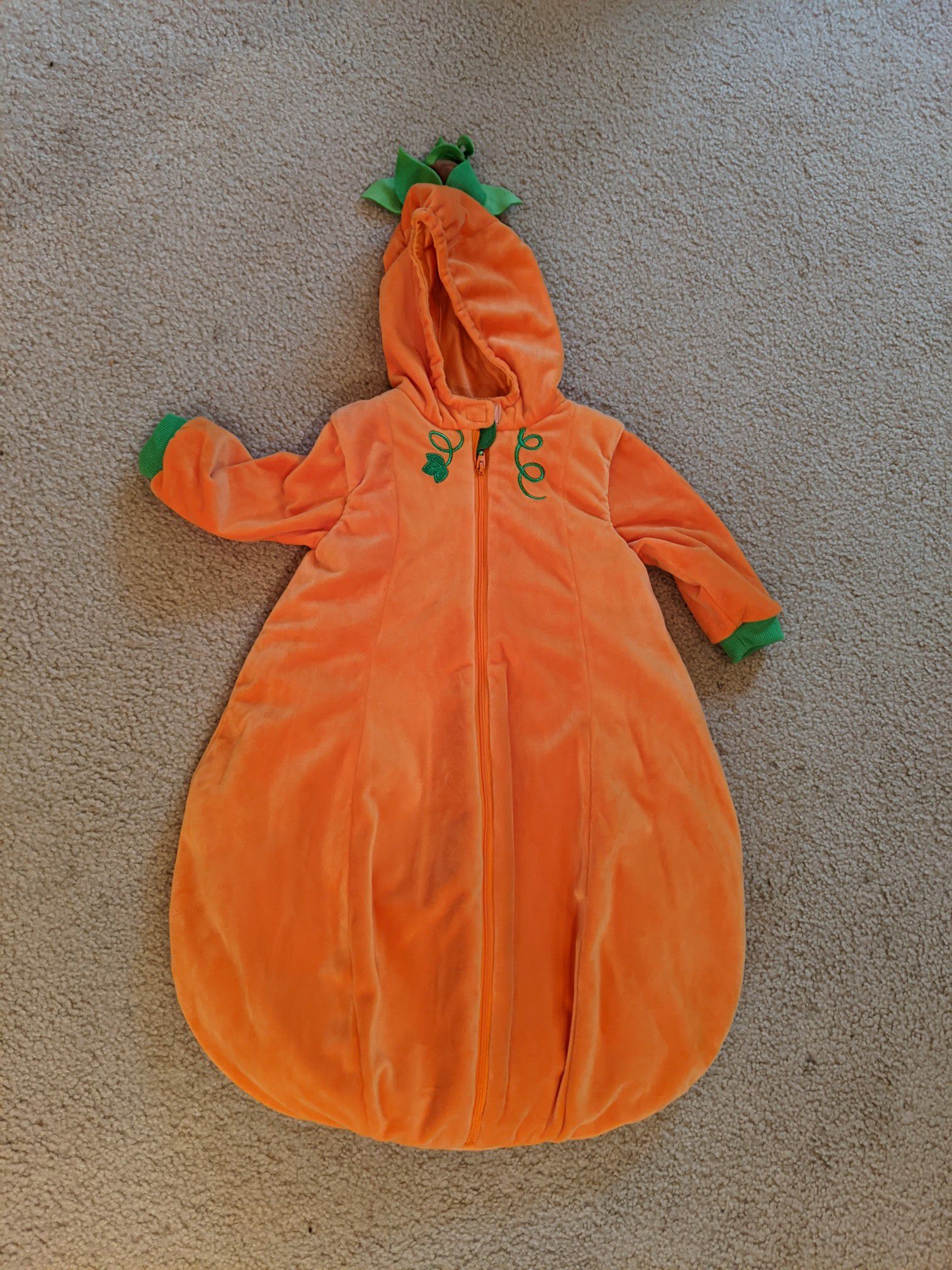 0-6 month pumpkin costume
