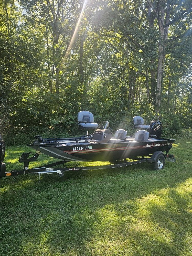 2021 Bass Tracker Classic xl