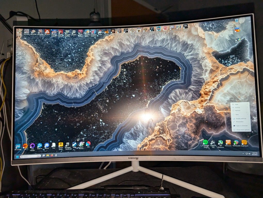 Samsung 32" 4k Curved Monitor.