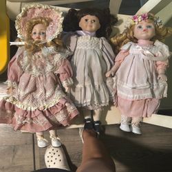 Porcelain dolls with stands