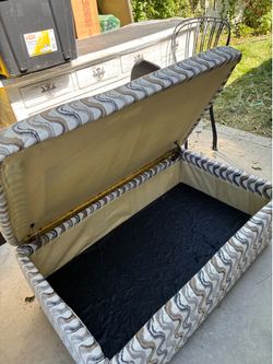 Ottoman with storage