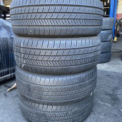 235/55R19 Marca Yokohama En Perfectas Condiciónes De Vida