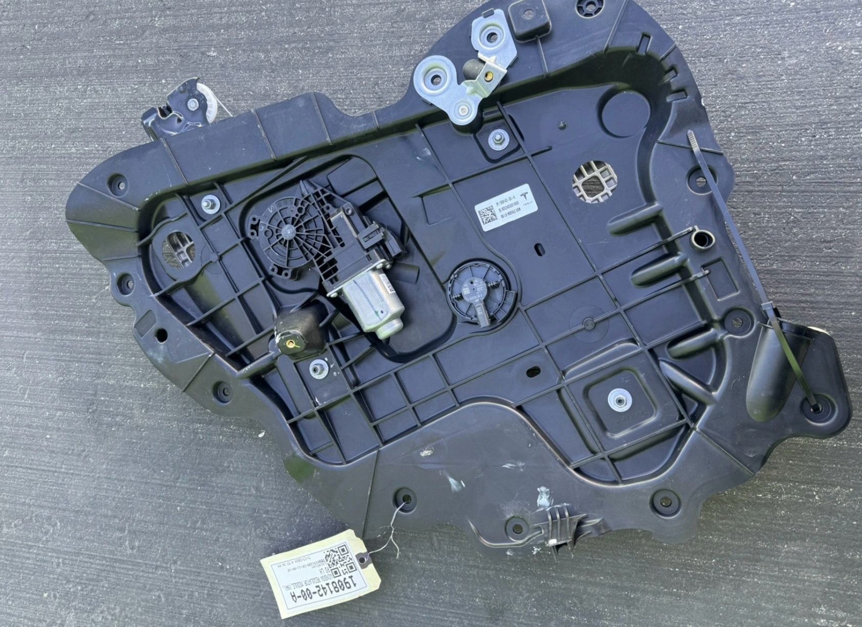 2024-2025 Tesla Model 3 Rear Driver Side Window Regulator Module LH 