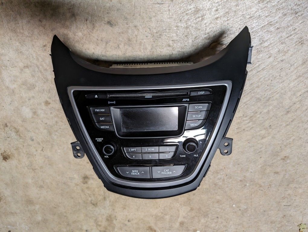 OEM Hyundai Elantra Radio and Head Unit