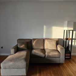 L‑Shaped Reversible Sectional Sofa (Winston Porter Kehlani) – Great Condition