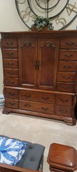 $200 OBO -Dresser Armoire Hutch