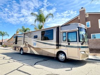 2005 Winnebago journey
