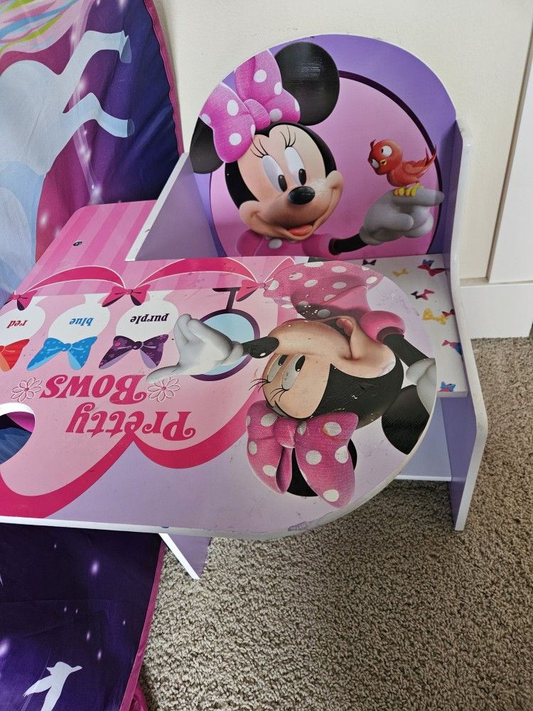 Minnie MOUSE Chair/desk All In One
