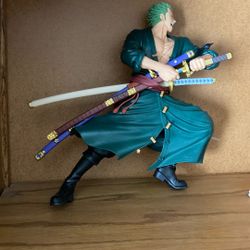 Zoro figure (READ DISCRIPTION)