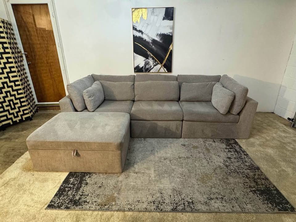 Gray Modular 3-Seater Sectional Sofa with Ottoman and Storage