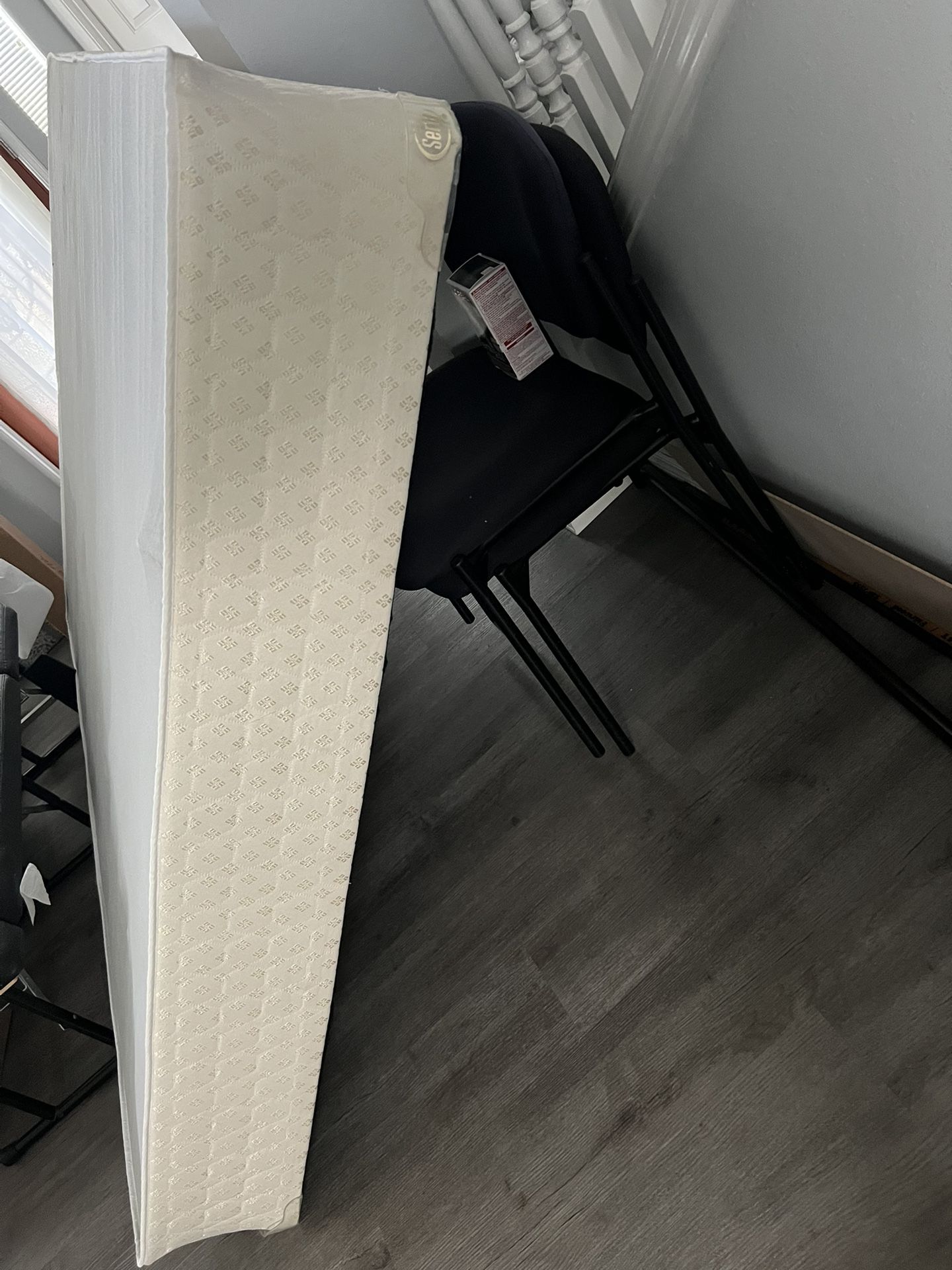 QueenSerta Box spring