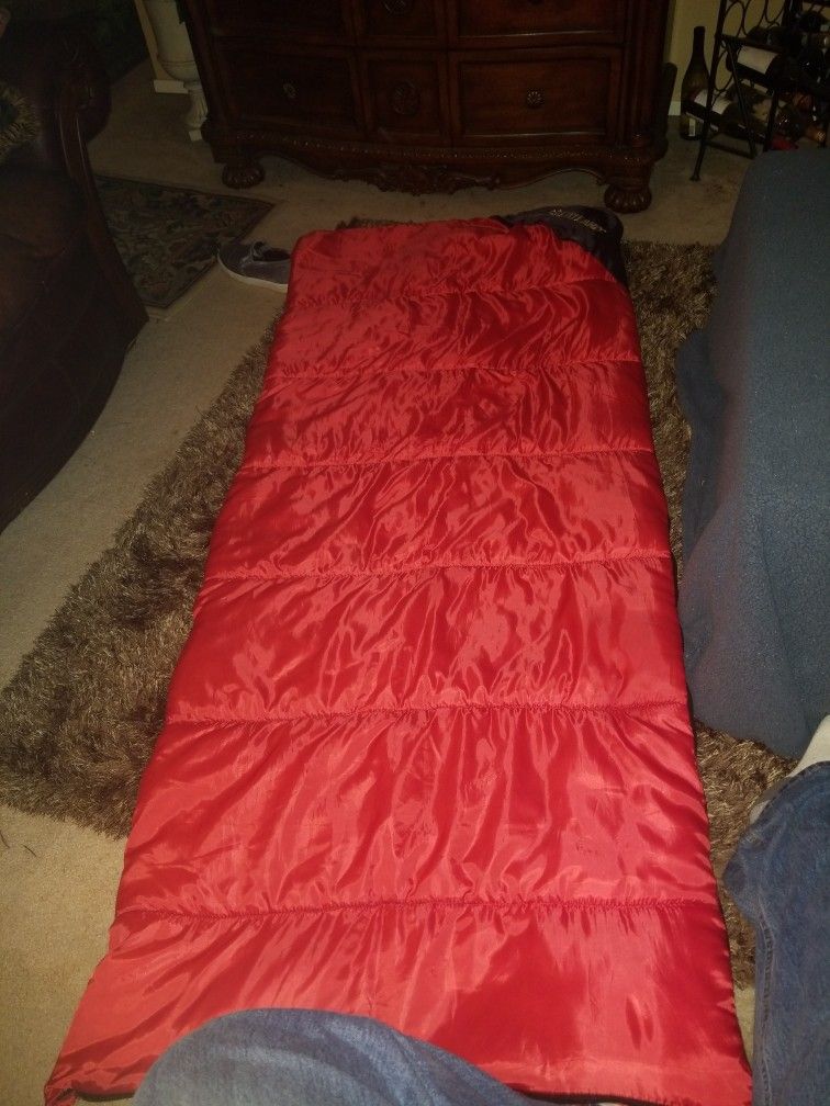 Great land sleeping bag good condition