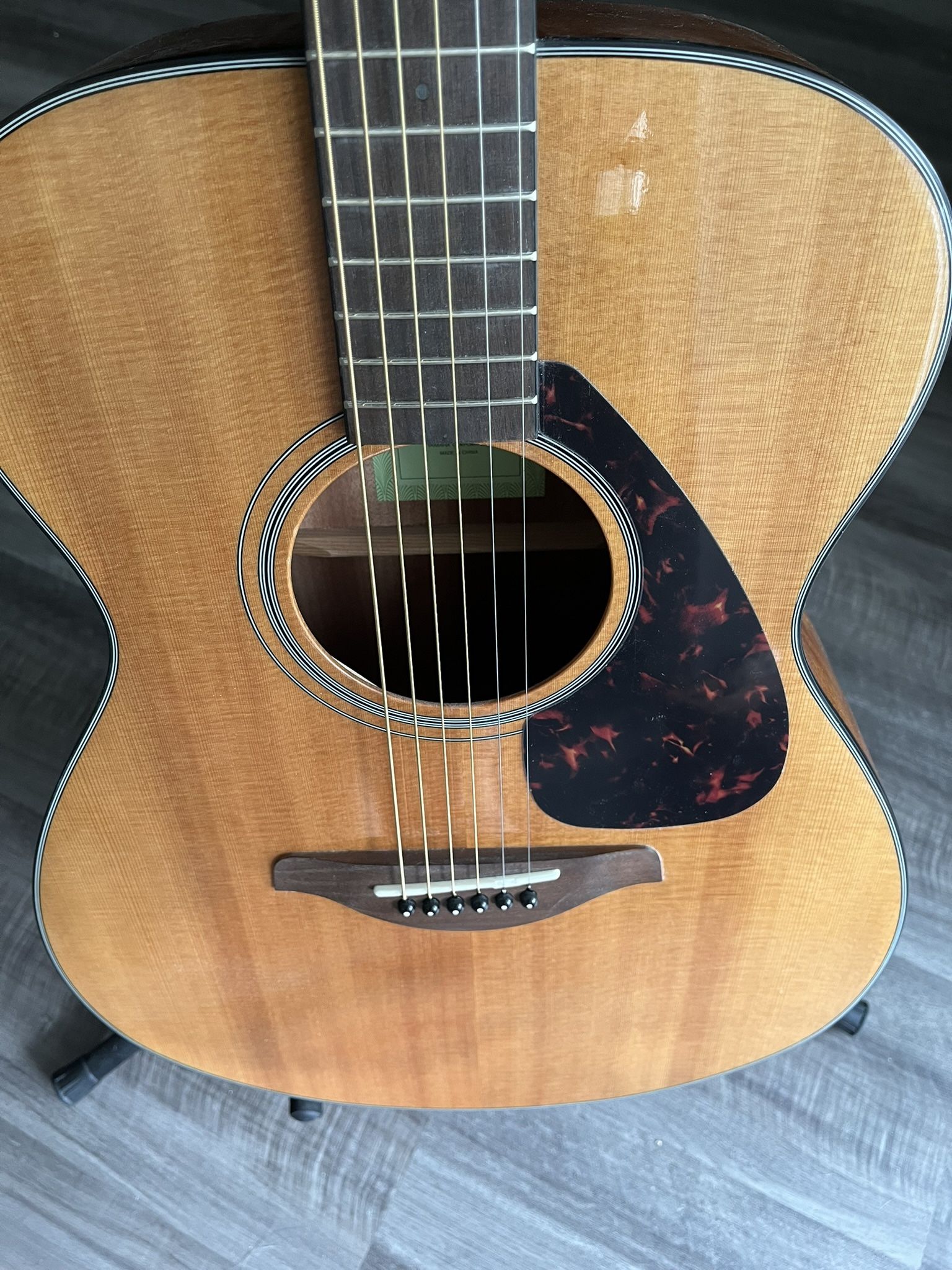 Yamaha FS800 Guitar And Stand