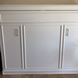 Like New Wall Bed