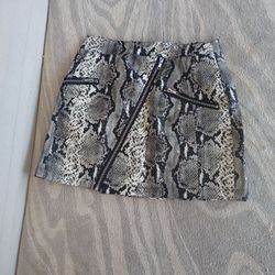 Mini Skirt Forever 21 Faux Leather Pocket Snake Skin Women Small  Zipper Snap