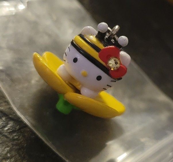 Bee Hello Kitty Charm