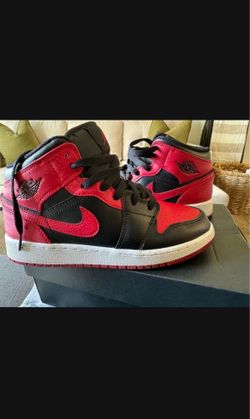 AIR JORDAN 1’s Mid Size (5y) $80 or best offer