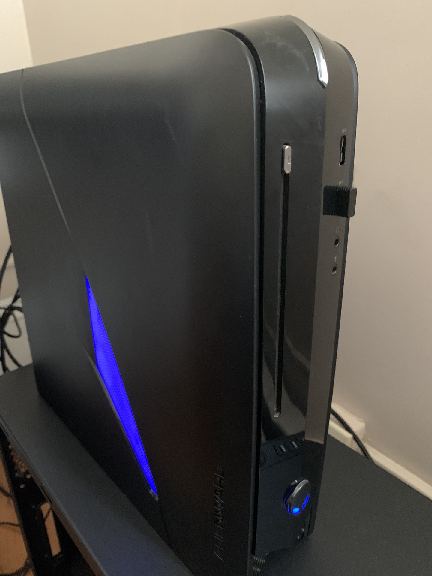 Alienware X51 R2 Desktop I7 16gb 500gb Ssd Rx 580