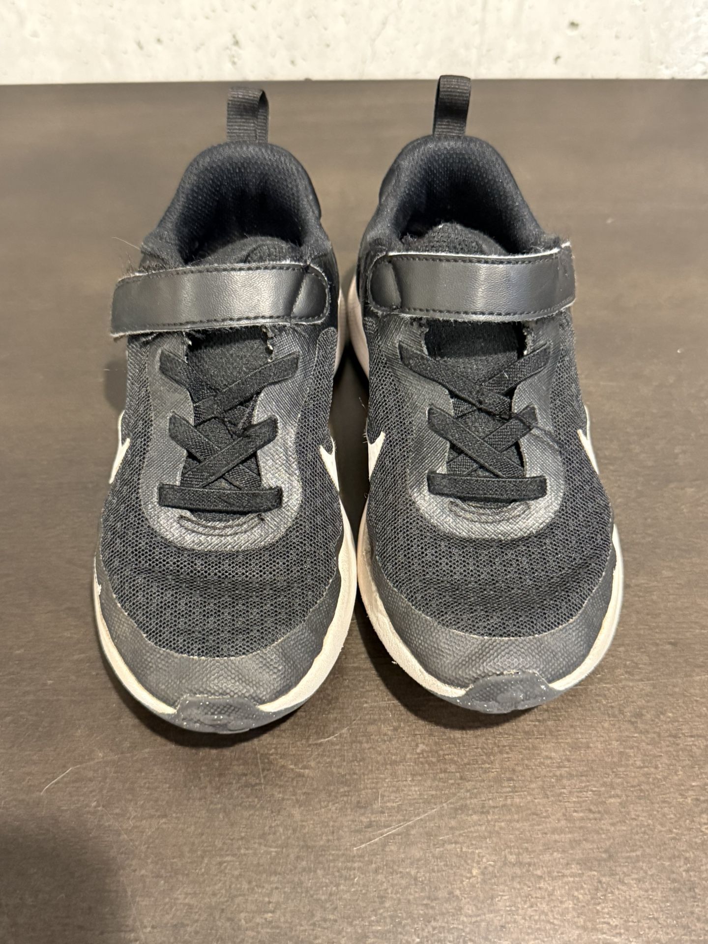 Nike Black Sneakers Lightweight Design - size 11